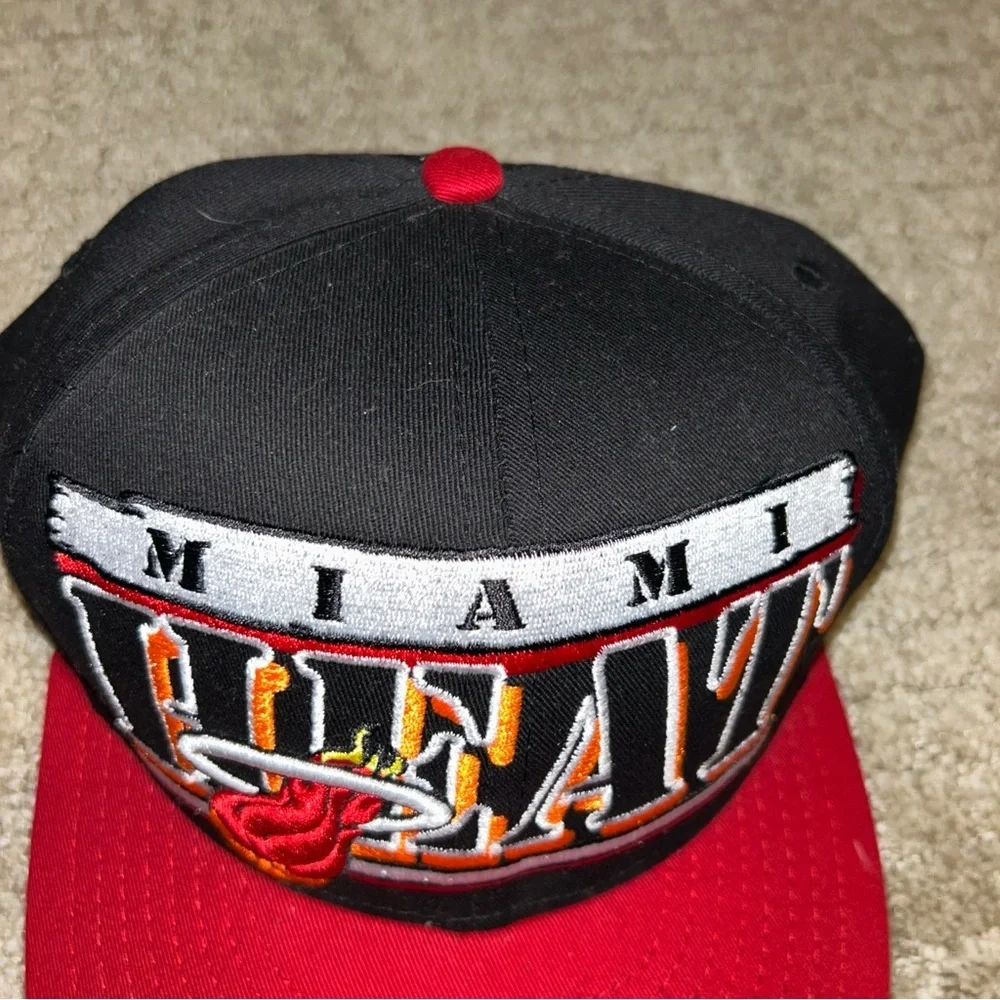 Miami Heat Hat Cap Black Red Adjustable Snapback New Era Hardwood Classics Adult